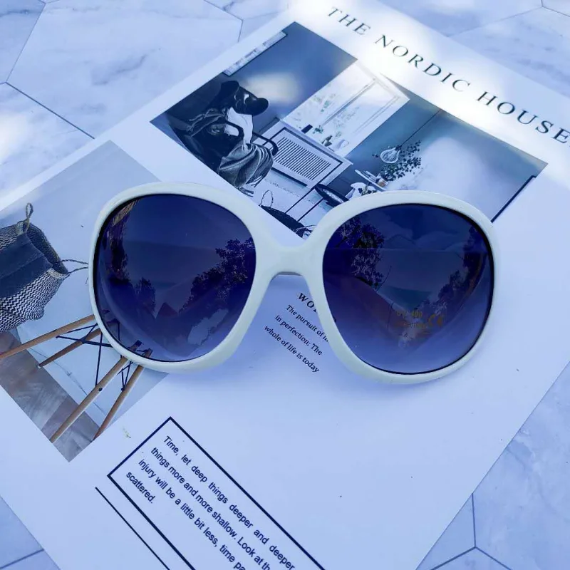 New Large Frame Circular Shape - Designer Sunglasses recension och pris
