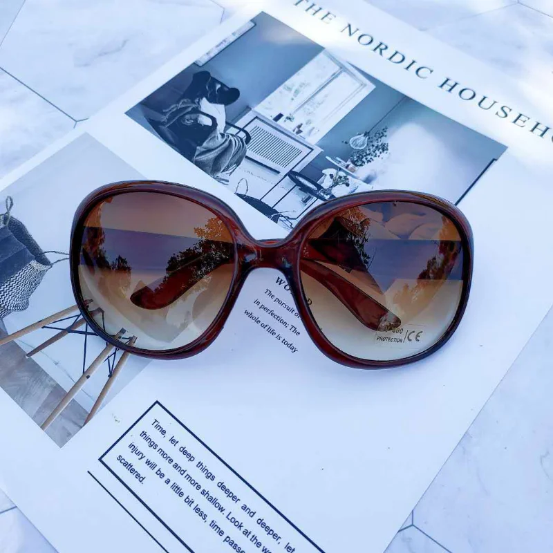 New Large Frame Circular Shape - Designer Sunglasses recension och pris
